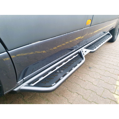 Aluminium Seiten-Trittbretter links und rechts für Mercedes Sprinter 907 L3 - mattschwarz - von Rover Vans