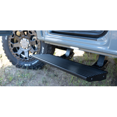 Seitliche elektrische Kassettenstufe für die Fahrertür / Automatisches Trittstufensystem / V-Board - Länge 600 mm - für Mercedes Sprinter