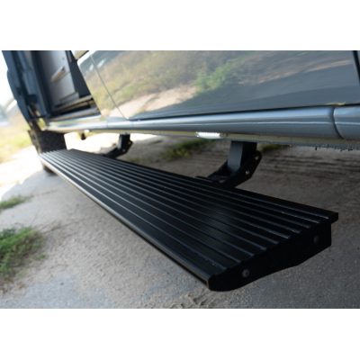 Seitliche elektrische Kassettenstufe für die Schiebetür / Automatisches Trittstufensystem / V-Board - Länge 600 mm - für Mercedes Sprinter